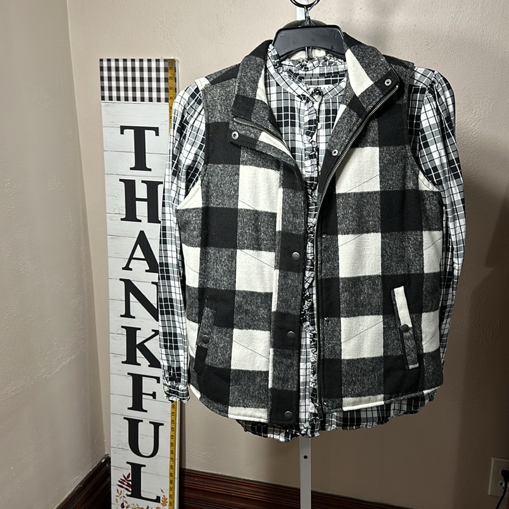 EUC Woman’s Harper Heritage Black Checkered Vest Warm fur lined bonus Loft shirt
